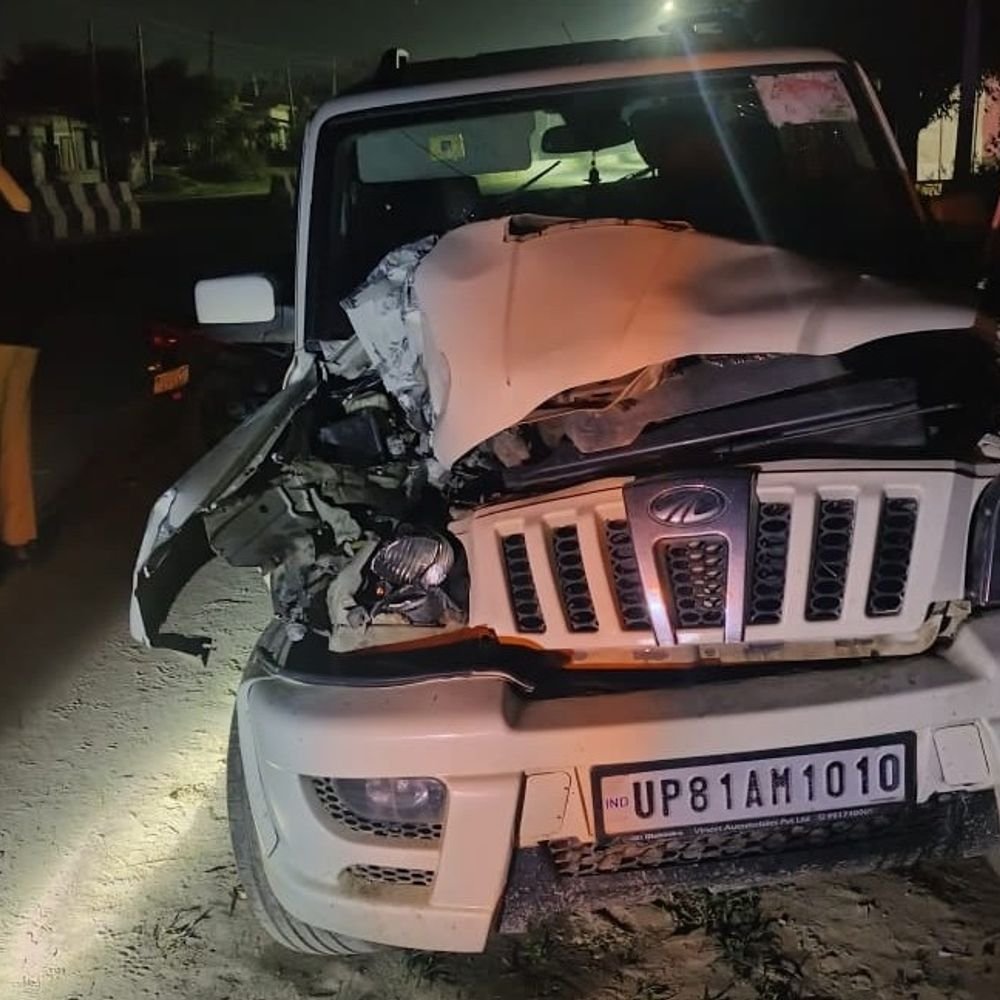 शाहजहांपुर में ट्रक-स्कॉर्पियो की टक्कर, पूर्व मंत्री की बेटियां घायल:जलालाबाद-कांठ रोड पर हुआ हादसा, पुलिस ने कब्जे में लिया ट्रक