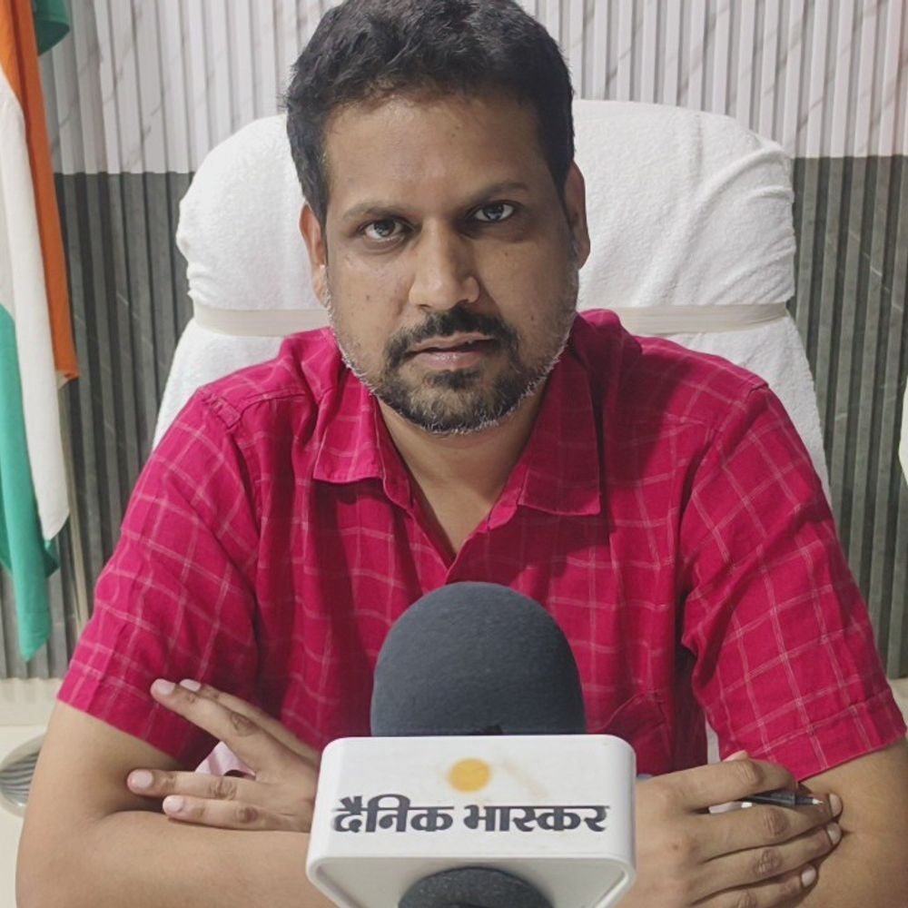 मऊ में पात्र मतदाताओं के नाम जोड़ने पर जोर:18 साल के युवाओं से लेकर दिव्यांग और बेघर मतदाताओं पर रहेगा फोकस
