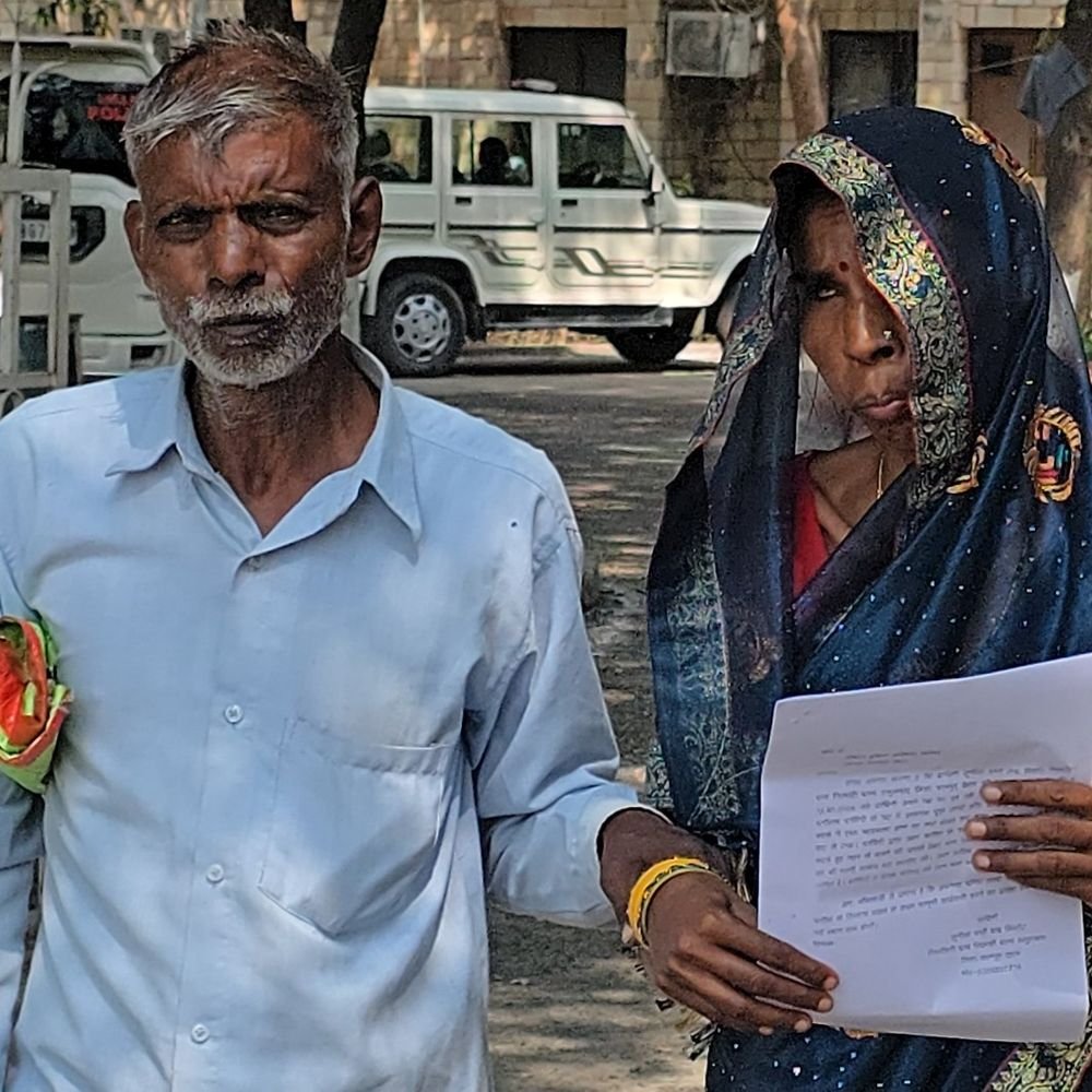 कानपुर देहात में दृष्टिबाधित महिला को नहीं मिला इंसाफ:थाने के बाद एसपी कार्यालय पहुंची, फिर थाने जाने को कहा