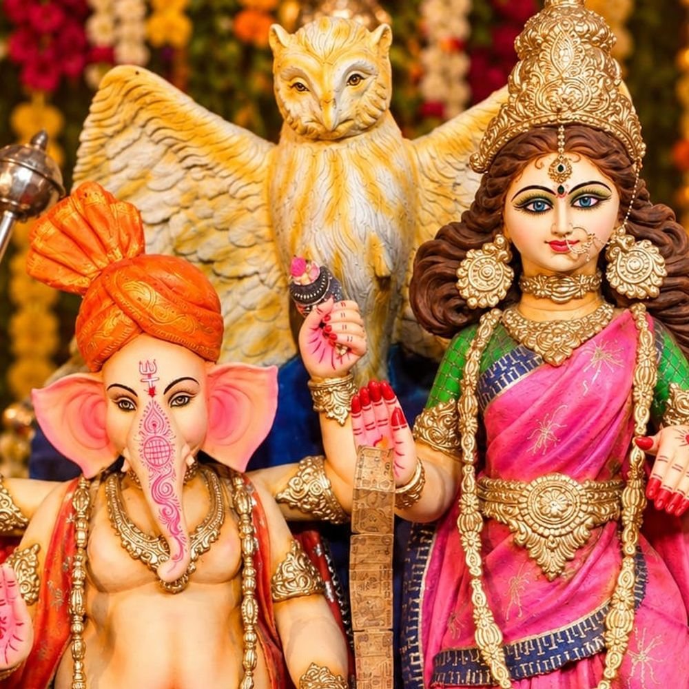 सप्तमी पर खुले मां दुर्गा पंडाल के कपाट:चनकापुर में पूजा-पाठ और आरती के बाद श्रद्धालुओं के लिए खुले मां दुर्गा के कपाट