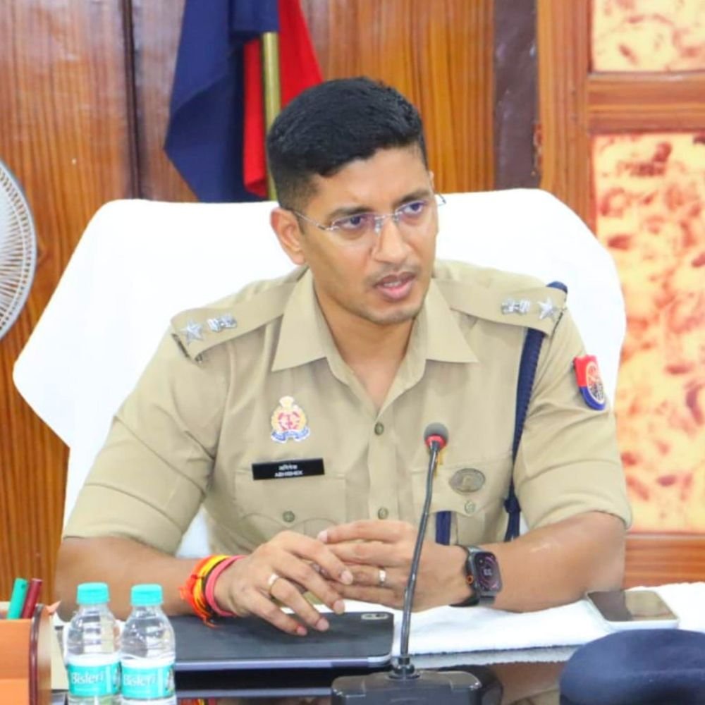 गोंडा में 35 पुलिस कर्मियों के तबादले:साइबर एक्सपर्ट हरिओम को भेजा गया गोंडा साइबर थाना, देखिए कौन कहां गया