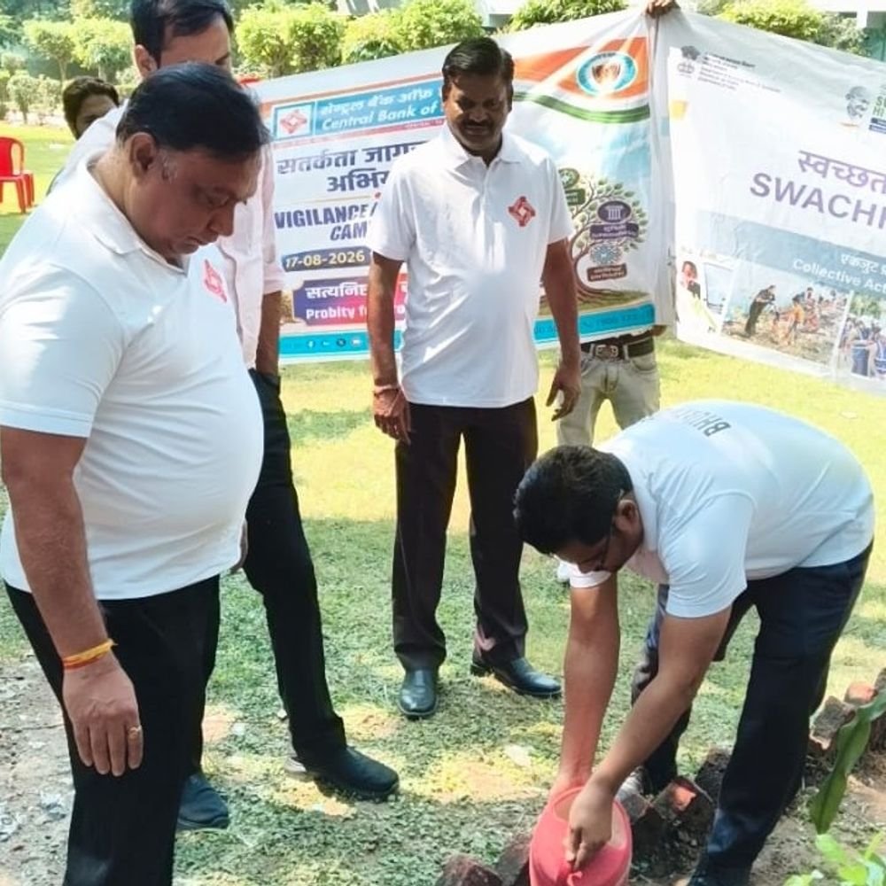 स्वच्छता ही सेवा अभियान:बरेली में पर्यावरण संरक्षण व जन-जागरूकता के लिए लगाए पौधे, बचाने का संकल्प लिया