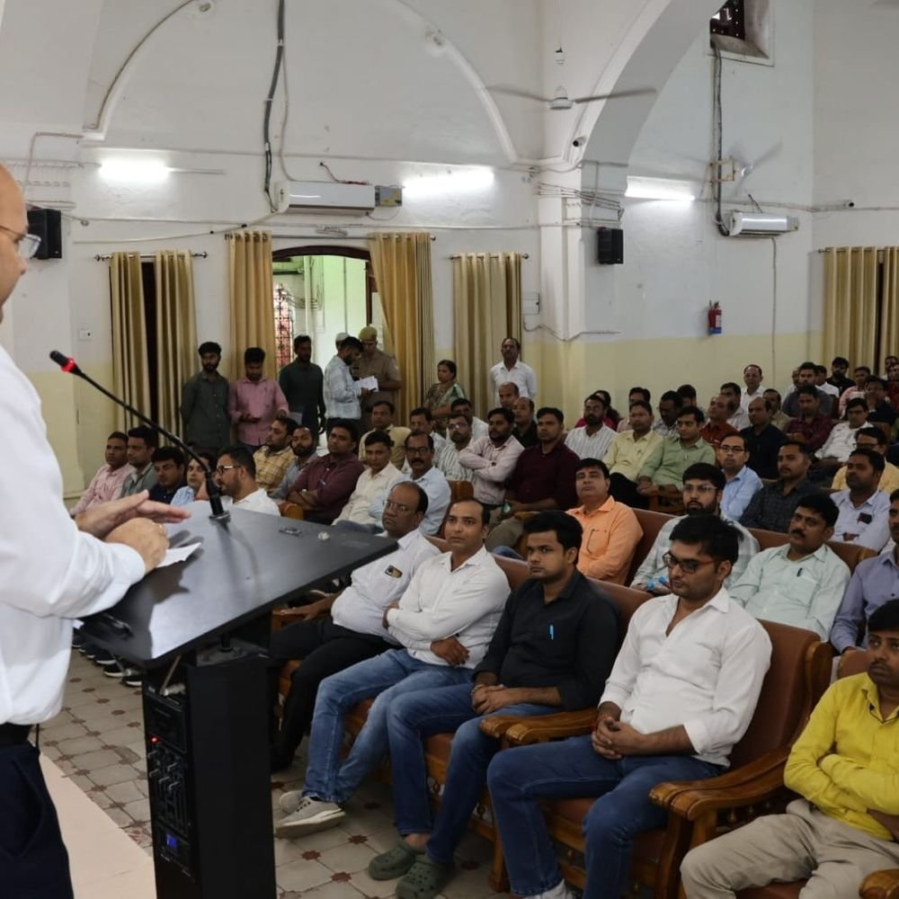जनगणना के दूसरे चरण की ट्रेनिंग शुरू:मेरठ में 130 फील्ड ट्रेनर्स को दिया जा रहा प्रशिक्षण, 16 नवंबर से सेल्फ एन्यूमरेशन