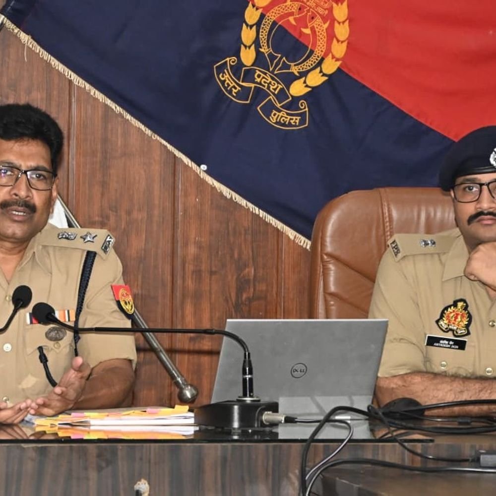बुलंदशहर में 3 सीओ और 2 कोतवाल बदले गए:अनिल कुमार शाही बने नए सीओ सिटी, कई अधिकारियों की जिम्मेदारी बदली