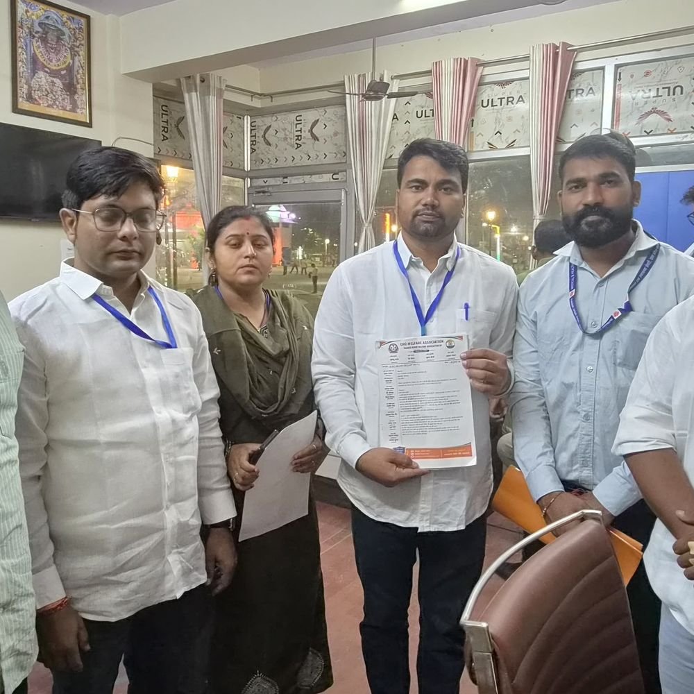 लखनऊ में 24वें दिन भी जारी रहा सीएचओ का धरना:कैडर गठन, वेतन विसंगति और कैशलेस चिकित्सा सुविधा की मांग की
