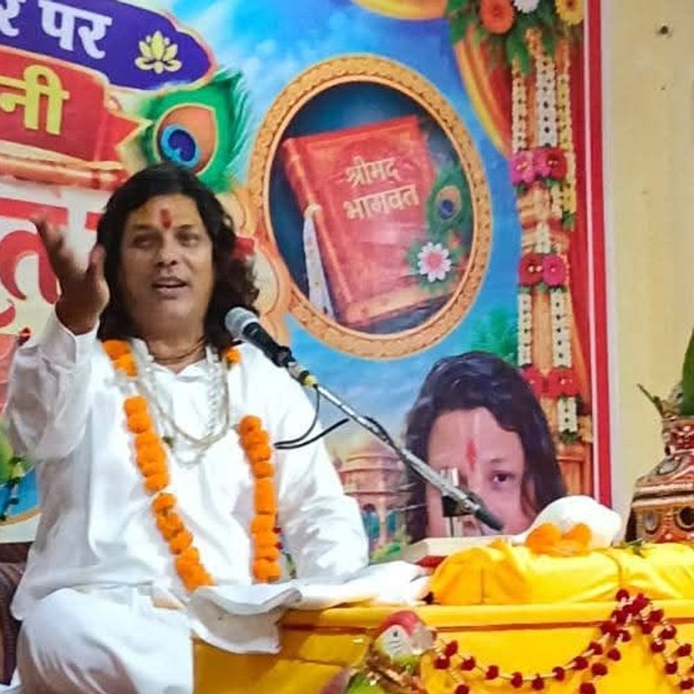नहटौर में भागवत कथा का शुभारंभ:कलश यात्रा के साथ सात दिवसीय भागवत कथा ज्ञान यज्ञ शुरू