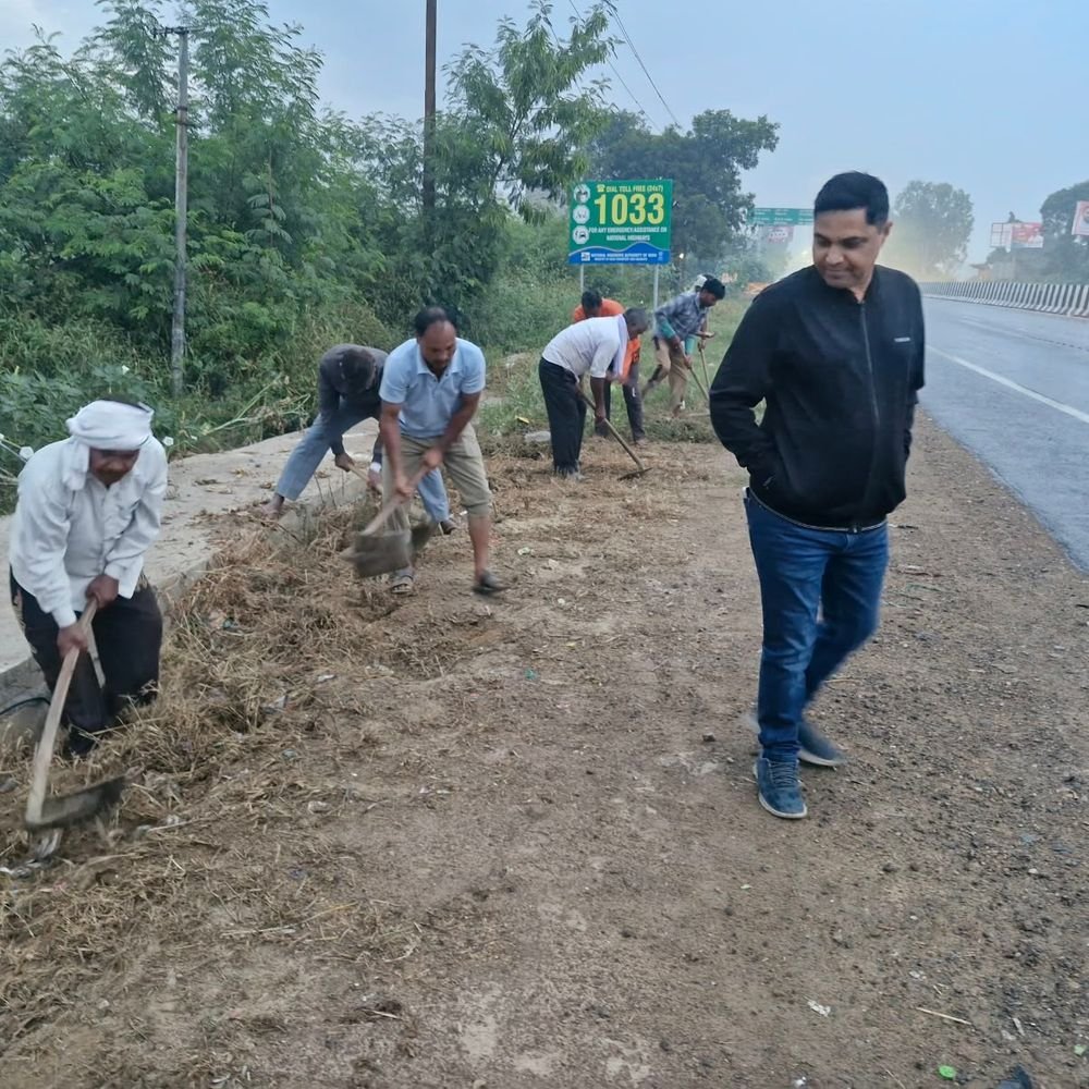 बागपत में दीपावली से पहले स्वच्छता अभियान:सड़कों पर उतरा प्रशासन, दीपावली से पहले स्वच्छता अभियान तेज