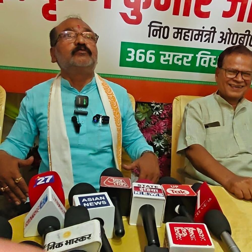 जौनपुर सदर सीट को लेकर बढ़ी चर्चा:कार्यक्रम में दिखे कृष्ण कुमार जायसवाल, कार्यक्रम पर टिकी नजरें
