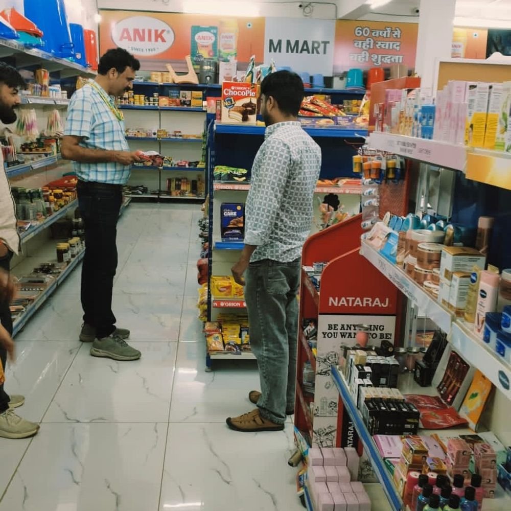 प्रयागराज में घी, पनीर, सिंघाड़ा आटे के 6 सैंपल लिए:नवरात्र से पहले खाद्य सुरक्षा विभाग ने की छापेमारी, जांच के लिए लैब भेजे