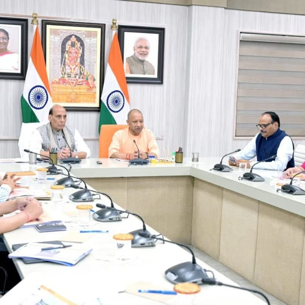 फैजुल्लागंज में बनेगा 5.5 किमी लंबा तटबंध:राजनाथ सिंह और सीएम योगी की बैठक में जलभराव से निपटने के लिए बनी योजना, 6500 घरों में घुसा था बाढ़ का पानी