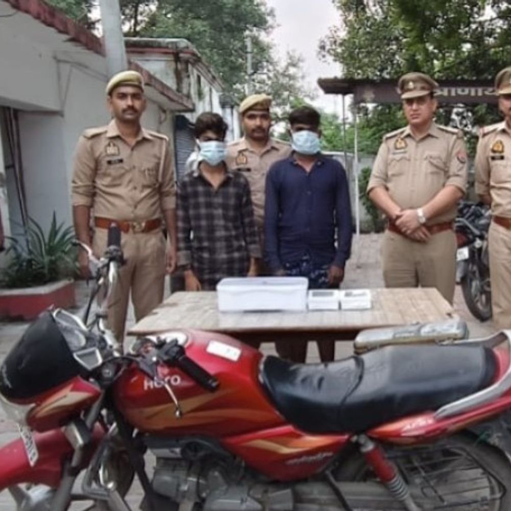 हरदोई में मोबाइल लूट की दो घटनाओं का खुलासा:अधिवक्ता समेत दो लोगों के मोबाइल छीने थे, 2 आरोपी गिरफ्तार; 7 मोबाइल बरामद