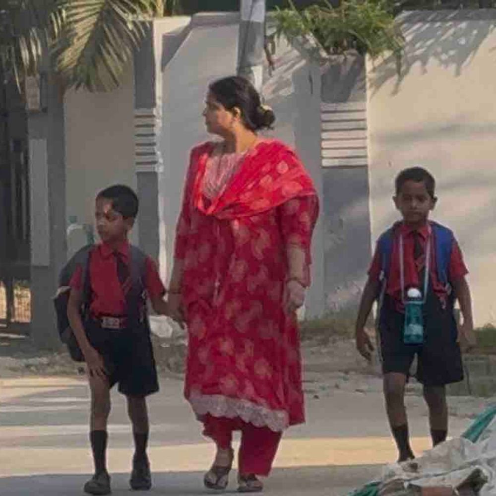 दिन में तेज धूप, रात में बढ़ने लगी ठंडक:गोरखपुर में 27 अक्टूबर तक 31-32 डिग्री रहेगा अधिकतम तापमान