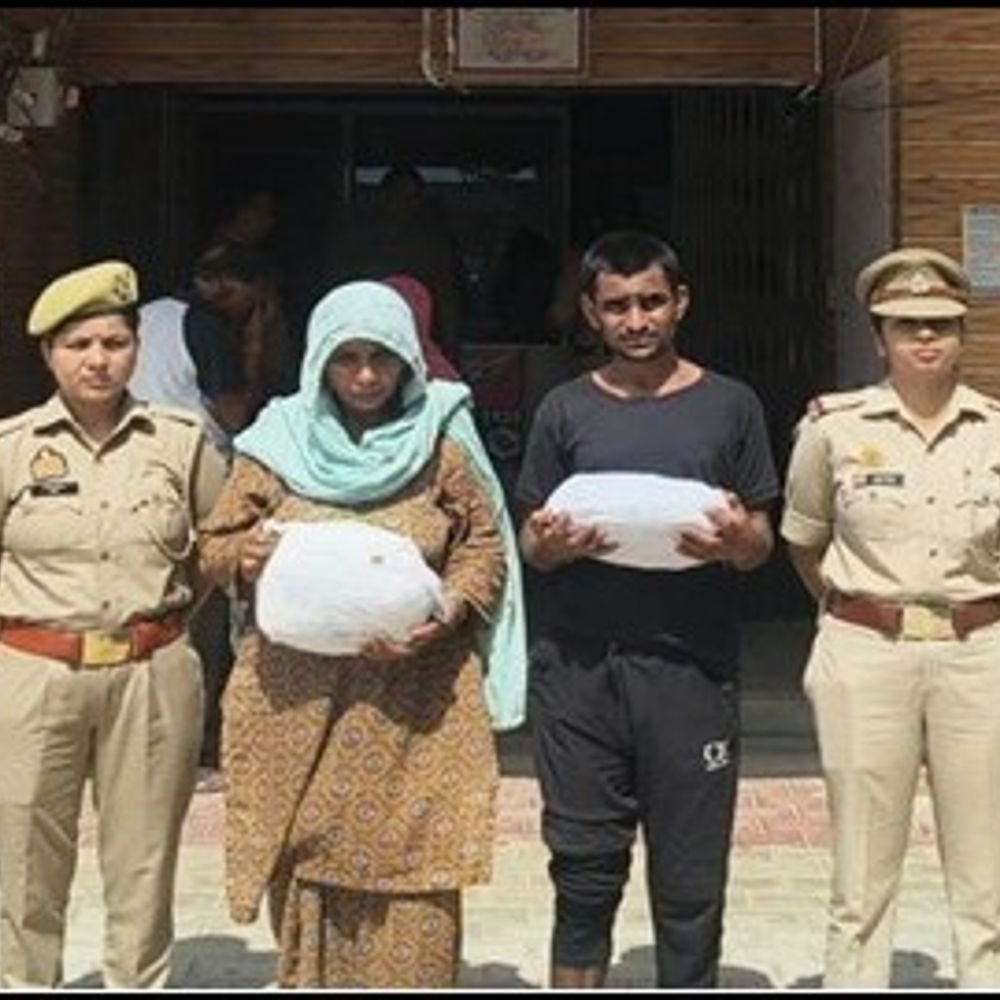 मेरठ में पोतों के साथ गांजा बेच रही महिला अरेस्ट:2.7 किलोग्राम गांजा बरामद, स्कूली बच्चों को नशे की ओर धकेलने का आरोप