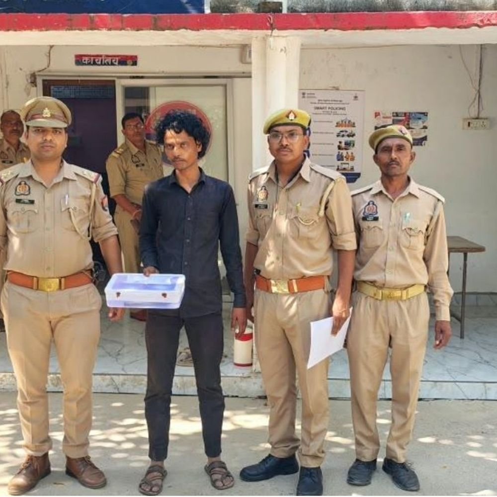 जालौन में तमंचा और दो कारतूस के साथ आरोपी गिरफ्तार:कदौरा-पथरेहटा मार्ग पर नाका बंबा के पास पकड़ा गया, पहले से 9 केस