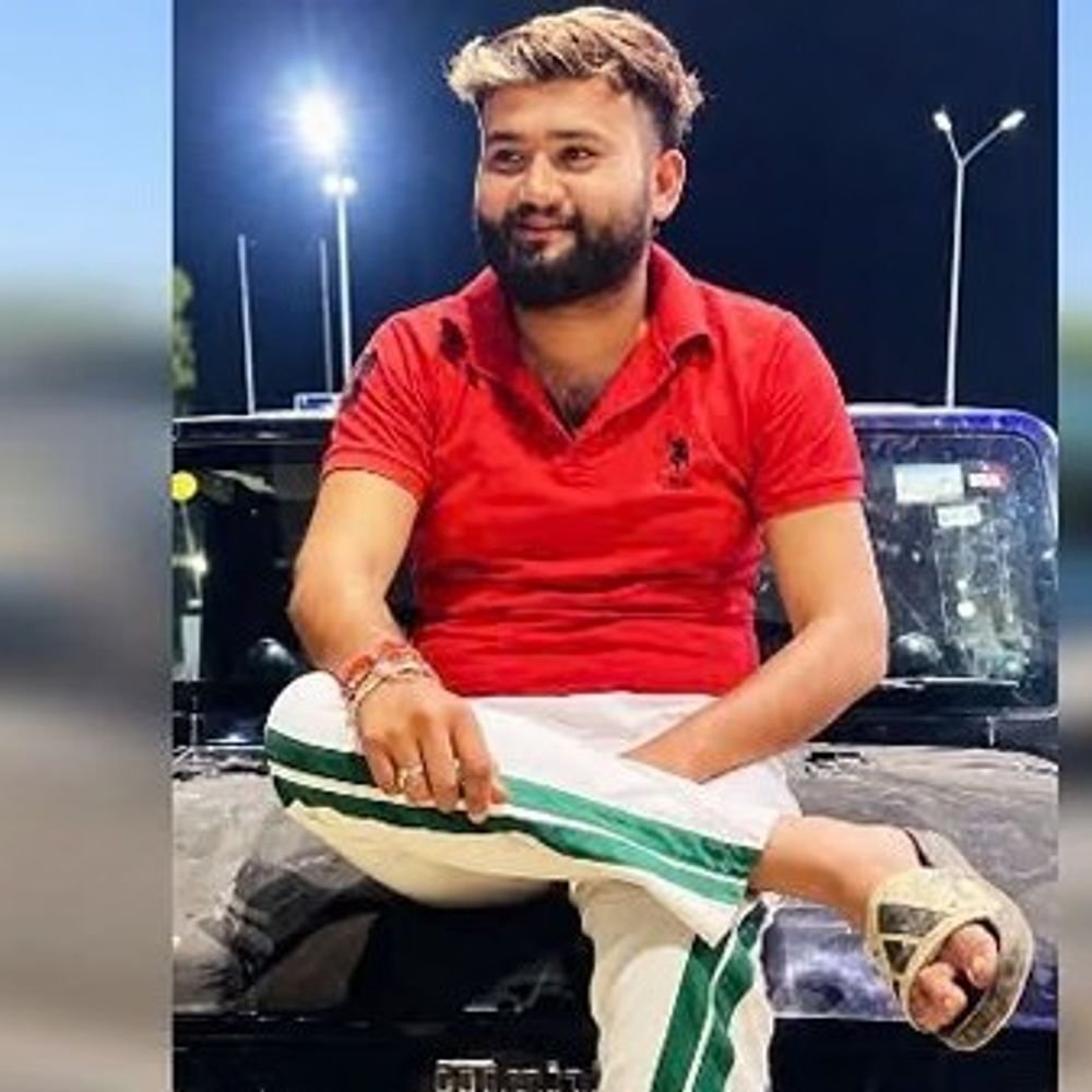 एक साथ उठीं तीन दोस्तों की अर्थियां,भाई ने मुखग्नि दी:एक दिन पहले की सेल्फी देख छलके आंसू, मसूरी जा रहे दोस्तों का दर्दनाक हादसा