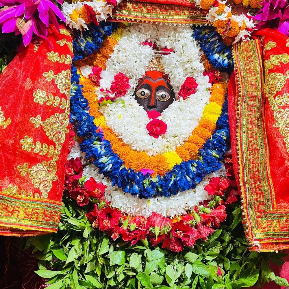 नवरात्र के तीसरे दिन मां चंद्रघंटा के दर्शन:8 हजार श्रद्धालुओं ने किए दर्शन, जयकारों से गूंजा मंदिर परिसर