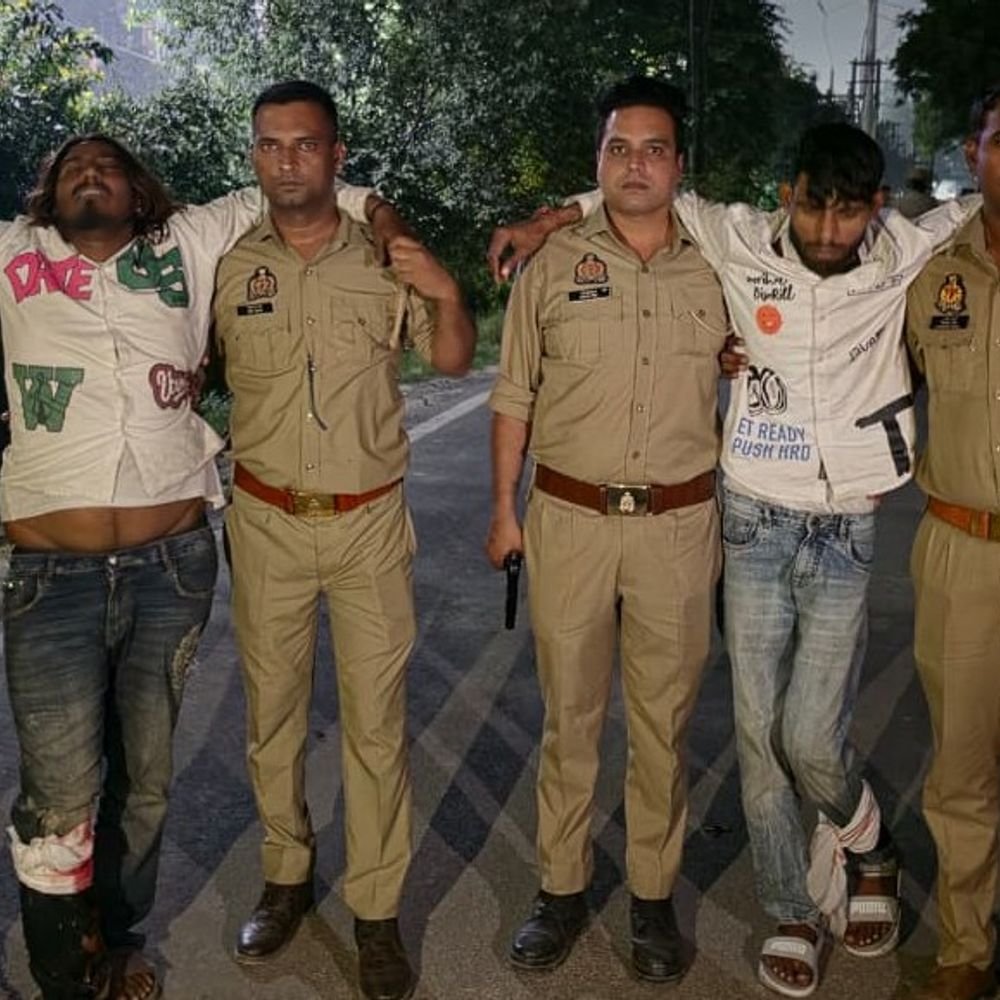 पुलिस ने दो लुटेरों को पैर में गोली मारकर पकड़ा:दिल्ली के लुटेरे गाजियाबाद में महिलाओं से करते थे लूटपाट