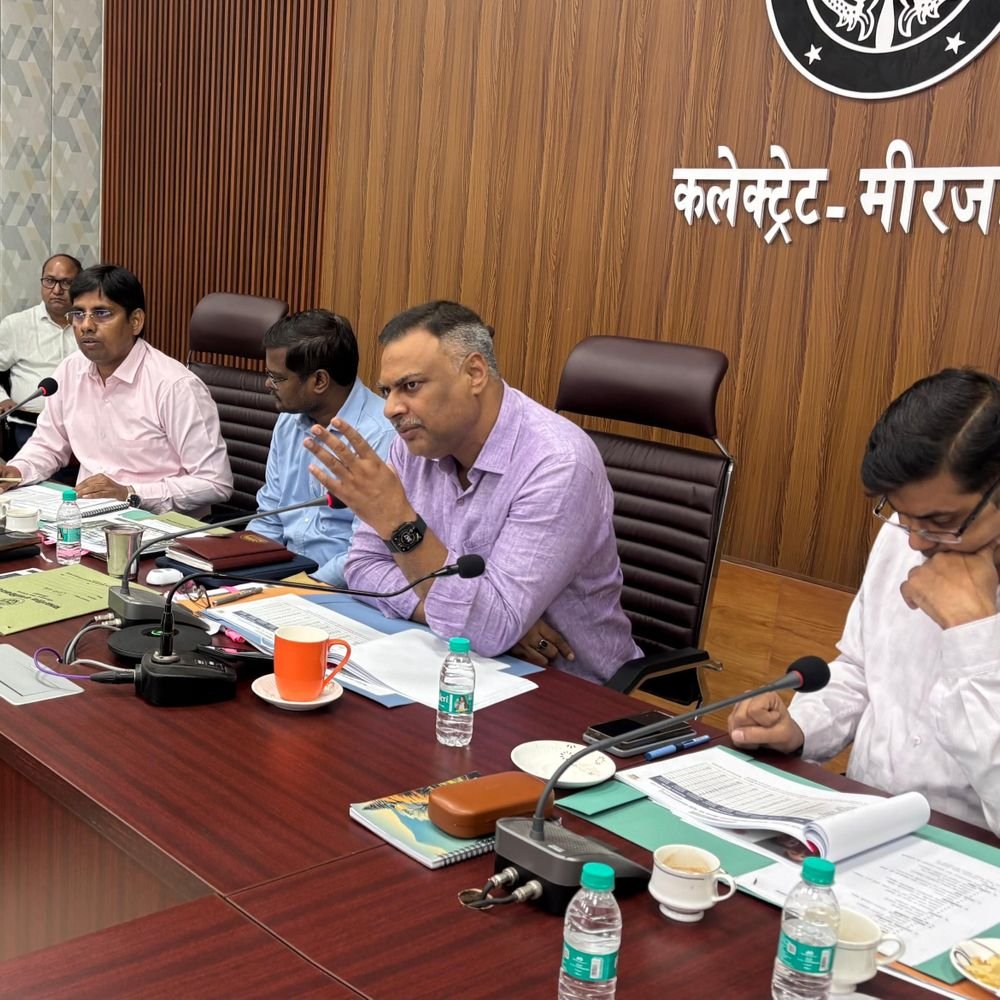 गंगा में गिरने वाले 163 नालों की टैपिंग होगी:मिर्जापुर में डीएम ने निर्देश दिए, कहा- समय पर काम पूरा करें