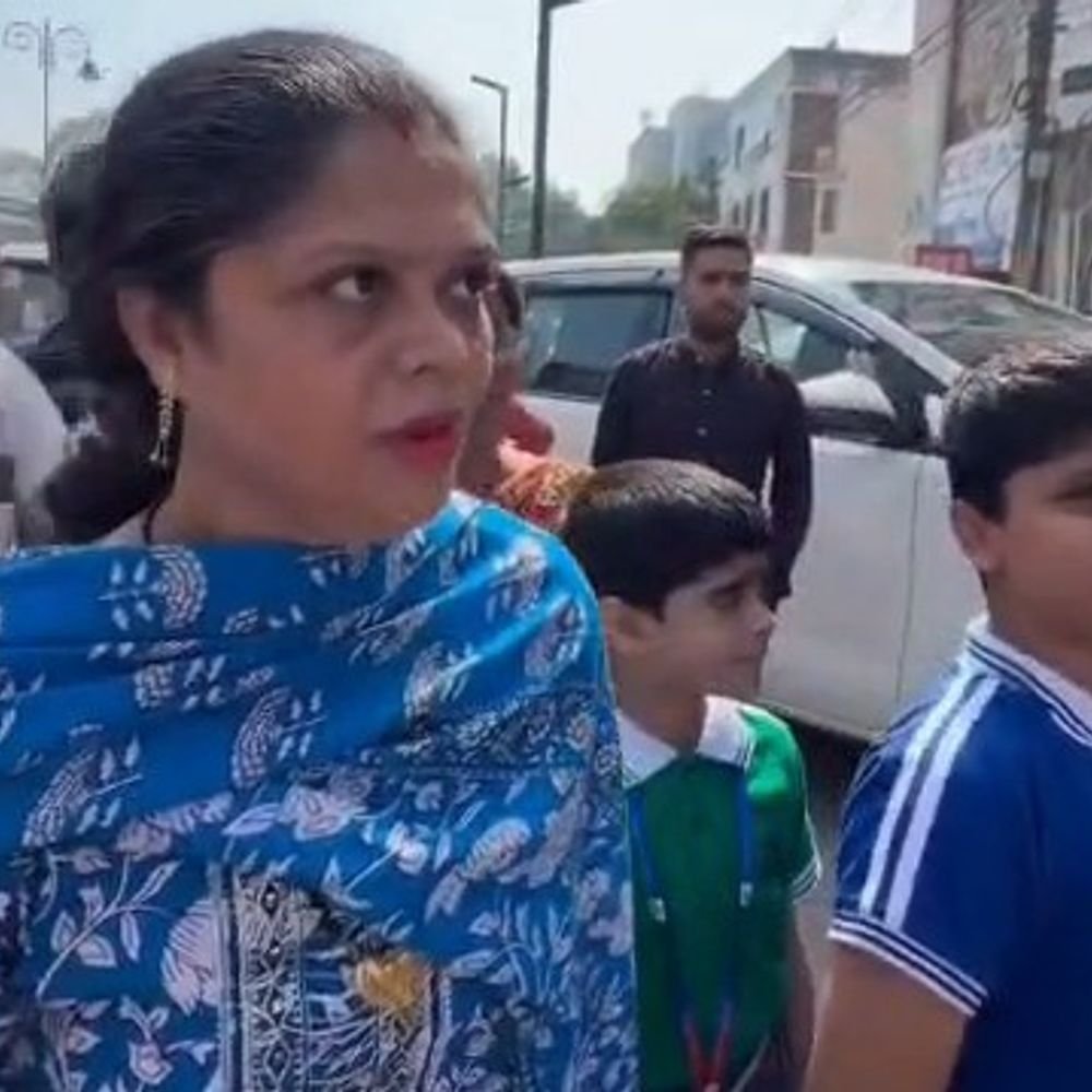 RTE छात्रों को फेल करने की धमकी, पिता से मारपीट:बरेली के स्कूल में विवाद, शिकायत लेकर पहुंचे दंपती ने सुनाई आपबीती