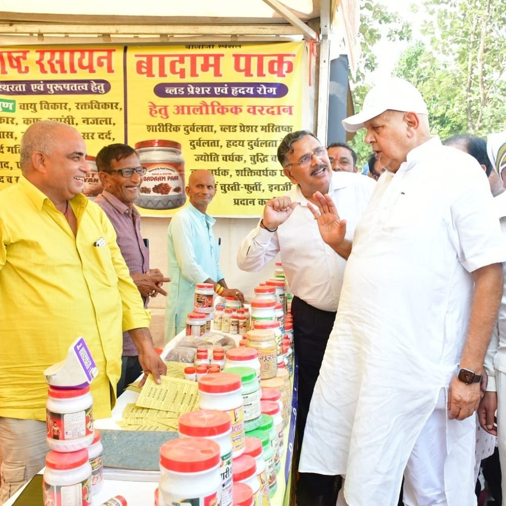 देवरिया में दो दिवसीय किसान मेले का शुभारंभ:मंत्री रामनाथ ठाकुर ने किया उद्घाटन, किसानों को आधुनिक तकनीक अपनाने का संदेश
