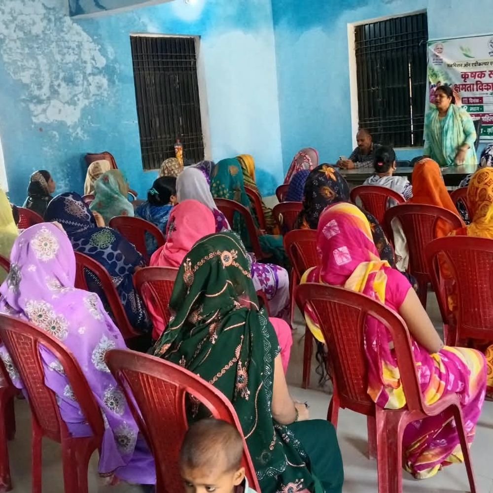 औरैया में जैविक खेती प्रशिक्षण:महिलाओं को बताए गए रासायनिक खादों के नुकसान, जैविक खेती अपनाने पर जोर