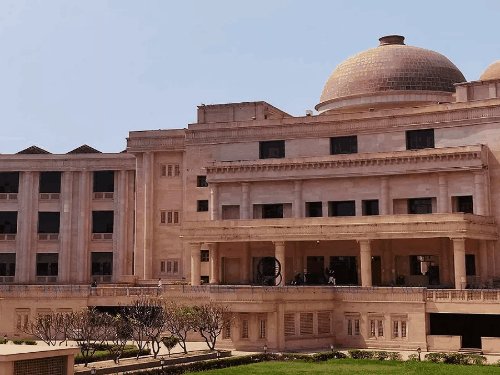 नगर निगम के JE बालेंद्र प्रताप को हाईकोर्ट से राहत:टेंडर घोटाले में शासन ने किया था सस्पेंड, विभागीय जांच रहेगी जारी