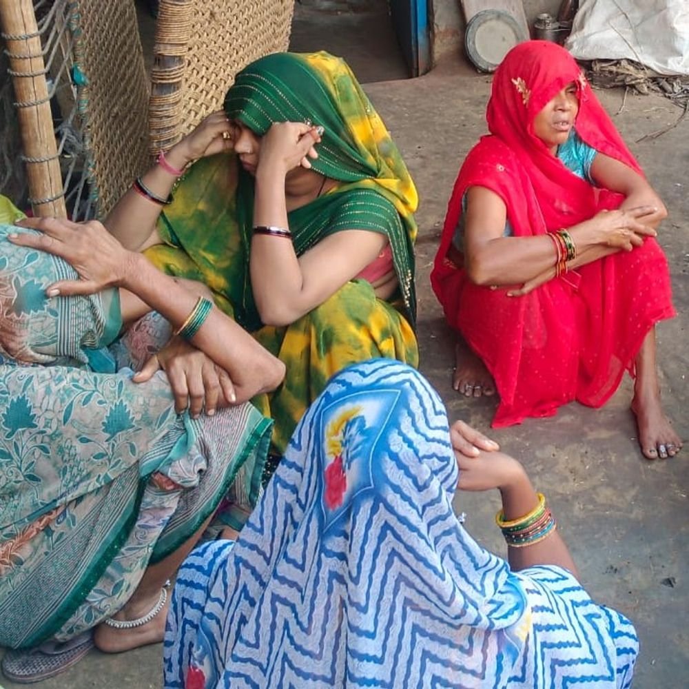 कानपुर में महिला ने फंदा लगाकर दी जान:सुबह तीन वर्षीय बेटे ने मां को फंदे पर लटका देखा, पुलिस ने शव पोस्टमार्टम भेजा