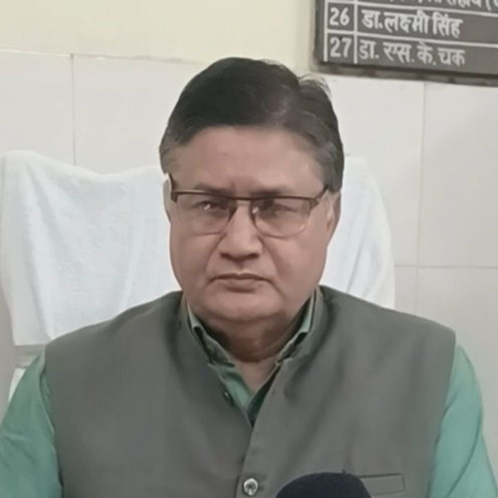 भदोही के CMO और CMS का तबादला, मिली नई जिम्मेदारी:डॉ. संतोष स्वास्थ्य सेवा महानिदेशालय लखनऊ में बने अपर निदेशक