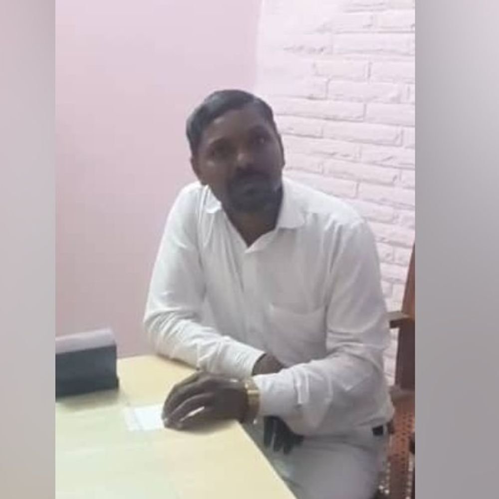 एलडीए में दलाल पकड़ा,प्लॉट के नाम पर ठगी का आरोप:ट्रांसपोर्ट नगर में 532 वर्ग फीट प्लॉट दिलाने का झांसा, साढ़े तीन लाख मांगे, डेढ़ लाख देने का दावा