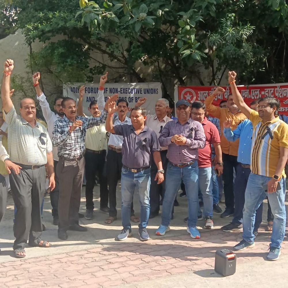 कानपुर में बीएसएनएल कर्मचारियों का प्रदर्शन:सातवां वेतनमान नही देने पर देशव्यापी आन्दोलन की चेतावनी