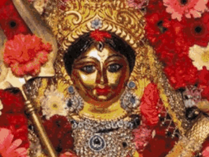 मथुरा के देवी मंदिरों में उमड़ रहे श्रद्धालु:नवरात्र के पहले दिन, महाविद्या से कात्यायनी देवी तक गूंजे जयकारे; हाथी पर आएंगी मां
