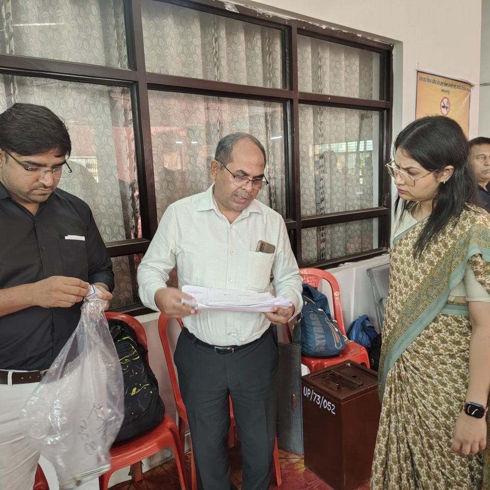हापुड़ में एमएलसी चुनाव के लिए कल स्कूल बंद:नर्सरी से 12वीं तक सभी बोर्ड के स्कूलों में छुट्‌टी, डीएम ने दिए निर्देश
