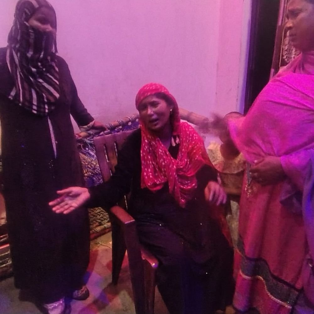 पिता ने डेढ़ साल के बेटे की हत्या की:बुलंदशहर में मां घर से बाहर गई थी, पिता ने गला दबाकर मार डाला