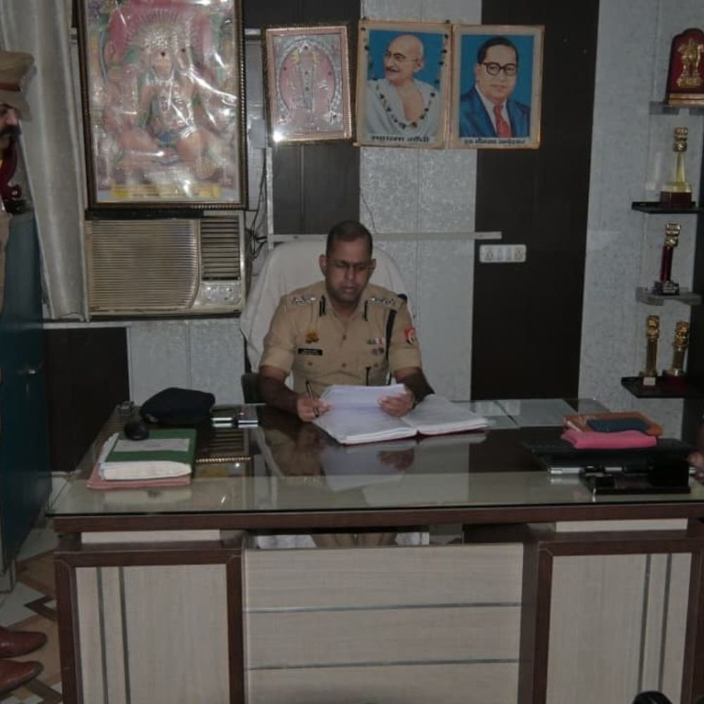 मैनपुरी में 8 एसआई का ट्रांसफर हुआ:भोगांव में अपराध निरीक्षक बदला, कुरावली को नया SSI मिला