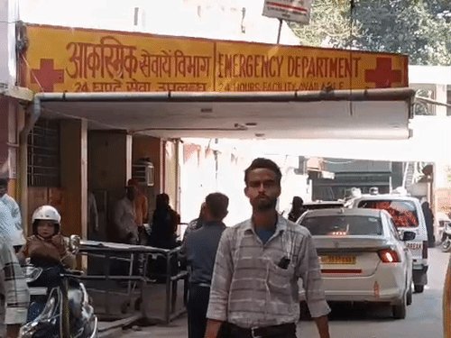 दो दिन में डेंगू के डेढ़ दर्जन मरीज मिले:बदलते मौसम में घेर रही बीमारियां, उर्सला व हैलट ओपीडी में पहुंच रहे मरीज