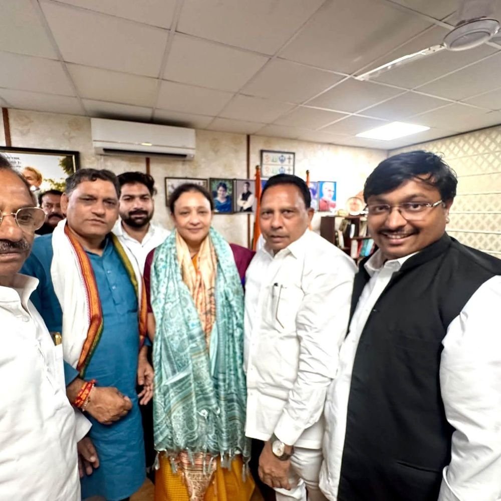 नवनियुक्त कांग्रेस प्रदेश अध्यक्ष अराधना मिश्रा को बधाई:जिलाध्यक्ष जियाउर्रहमान ने दिल्ली में मुलाकात की, संगठन की मजबूती पर चर्चा