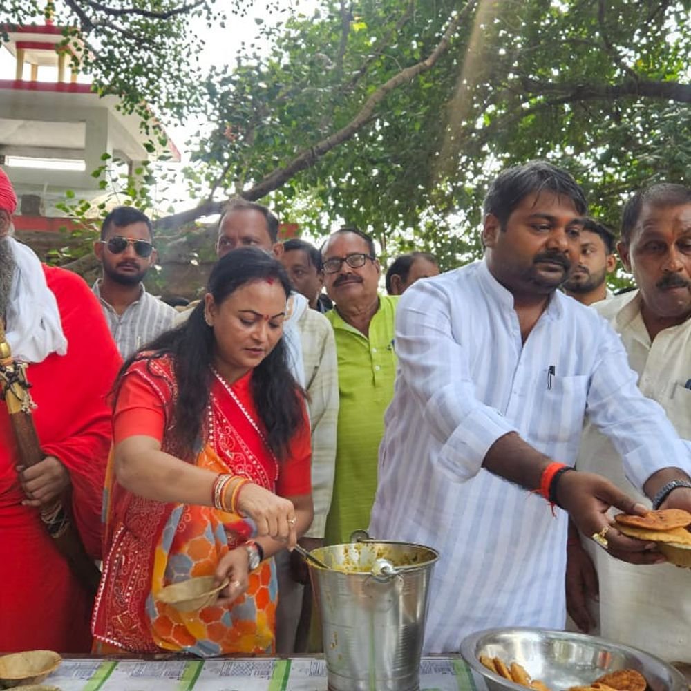 भदरस में भद्रकाली मंदिर पर भंडारा:श्रद्धालुओं ने लिया प्रसाद, दिया सेवा और सद्भाव का संदेश