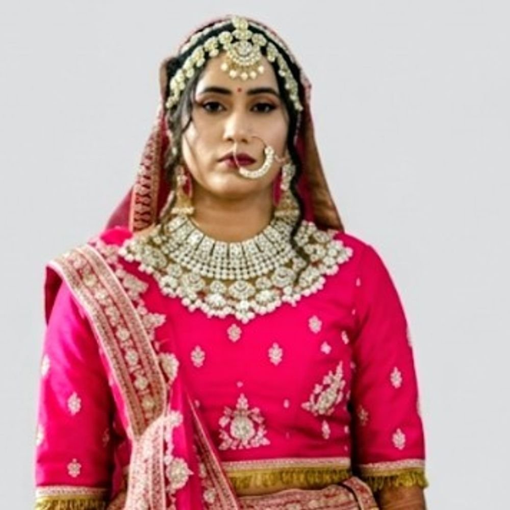 लव मैरिज के 5 महीने बाद प्रेग्नेंट महिला का सुसाइड:हाथ पर लिखवाया था फौजी पति का नाम; देहज हत्या का आरोप