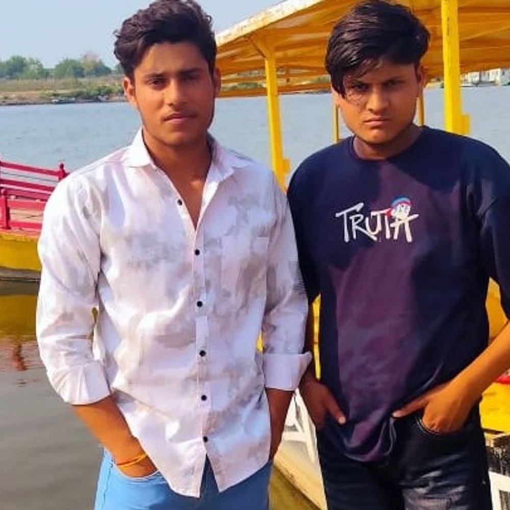 मथुरा में एक्सीडेंट में दो किशोरों की मौत:बाइक से जाते समय ट्रक से टकराए, इलाज के दौरान दम तोड़ा
