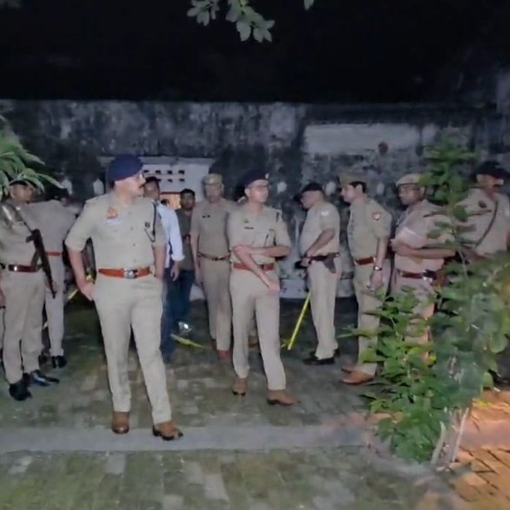 मुजफ्फरनगर में मंदिर के पुजारी की गोली मारकर हत्या:बाइक सवार दो युवकों ने आवाज दी, गोली चलने की आवाज सुनकर पीआरडी जवान पहुंचा, हमलावर फरार