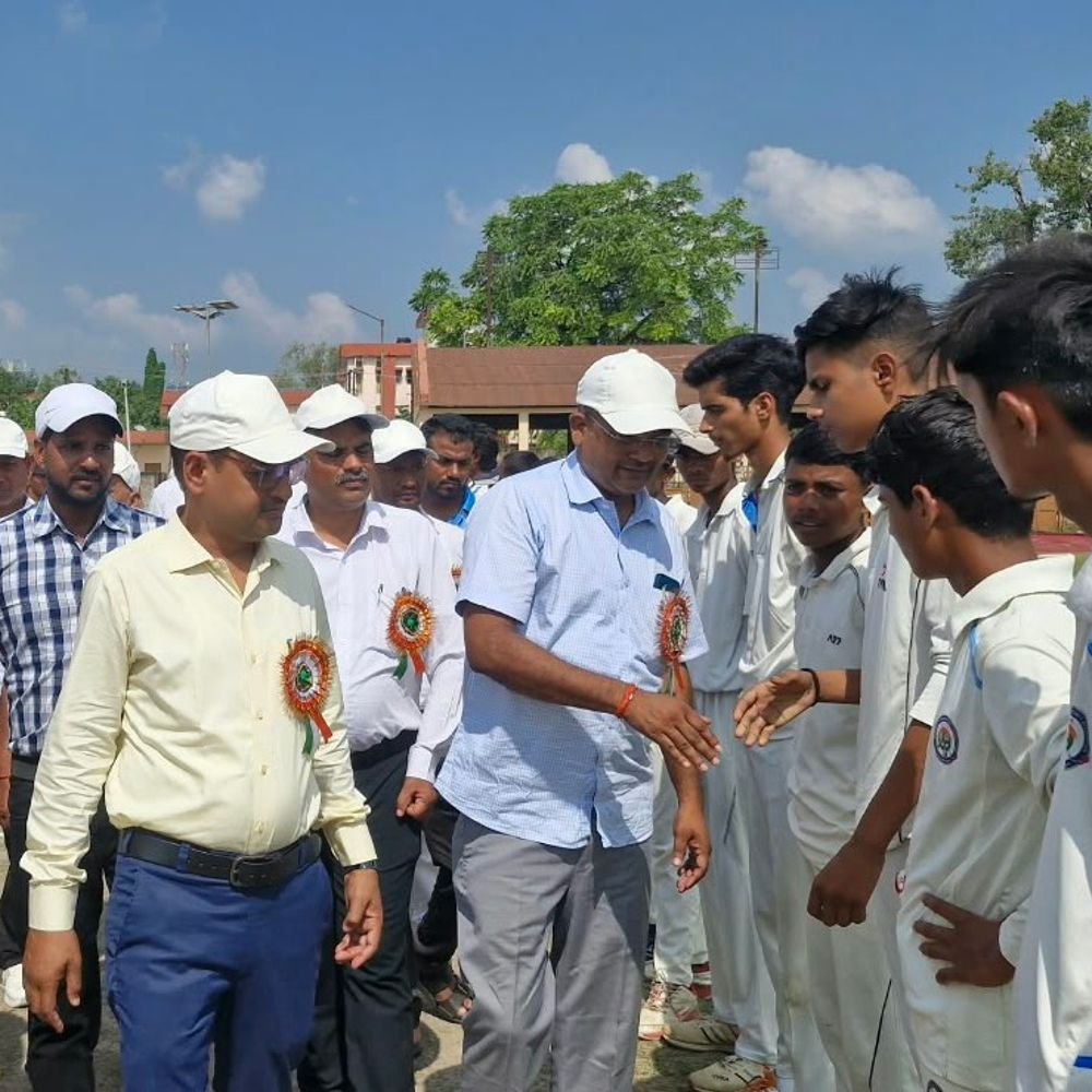 क्रिकेट में बस्ती ने सिद्धार्थनगर को 6 विकेट से हराया:अंडर-19 बालक वर्ग में जीतकर राज्य स्तरीय प्रतियोगिता के लिए टीम चुनी गई