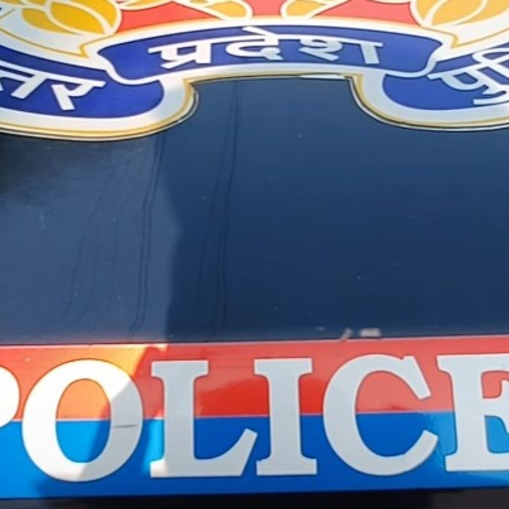 अलीगढ़ के 5 दरोगाओं का प्रमोशन, इंस्पेक्टर बने:खाकी में बढ़ा रुतबा, यूपी पुलिस मुख्यालय ने जारी की पदोन्नति सूची; जिले के चार व एलआईयू से एक को मिला इंस्पेक्टर पद