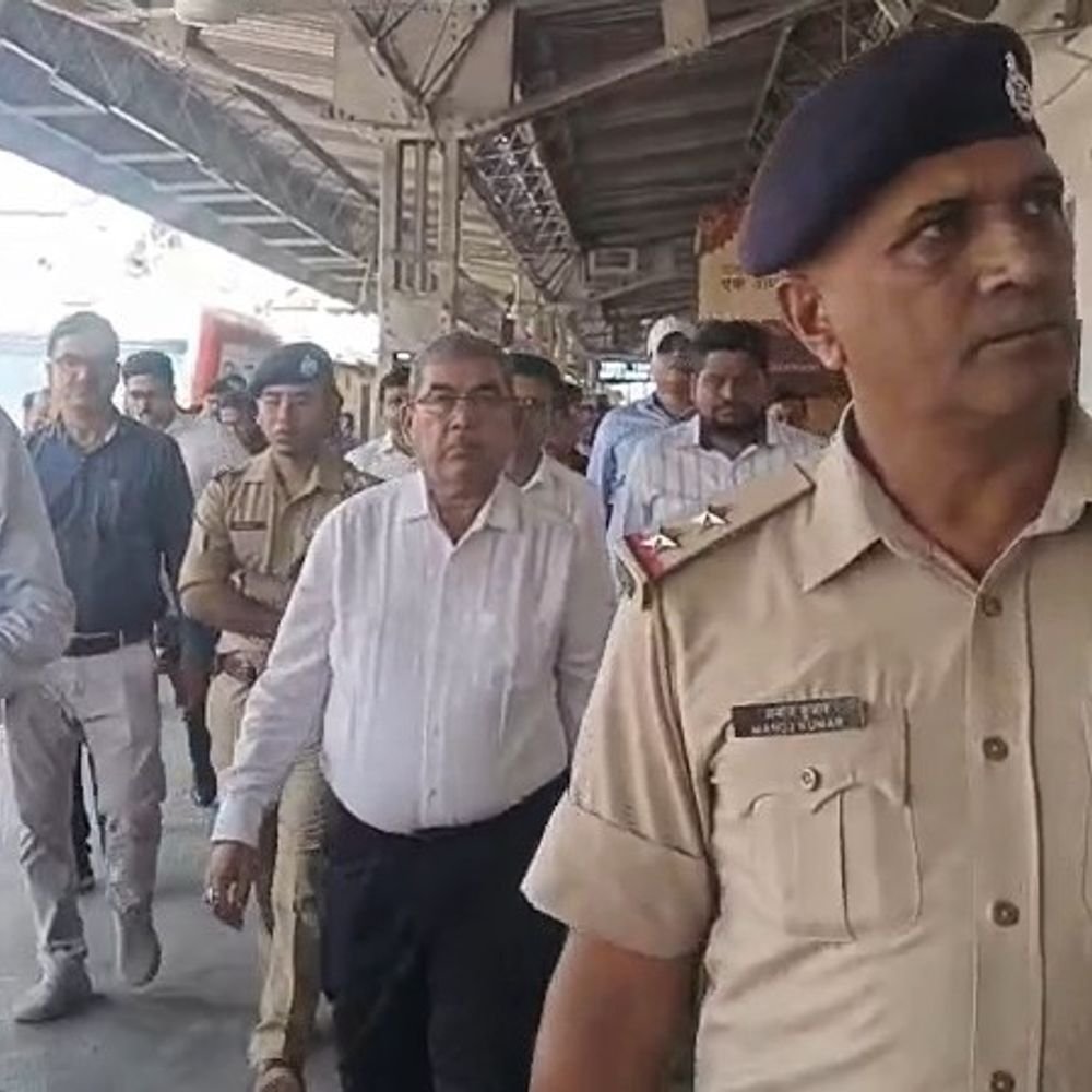 उन्नाव स्टेशन का पुनर्विकास जून 2027 तक होगा पूरा:नॉर्दर्न रेलवे के जीएम राजेश पांडे ने किया निरीक्षण, सुरक्षा पर पुलिस से लेंगे जानकारी