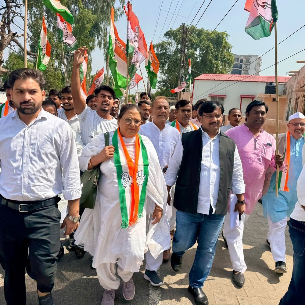 नगर कोतवाल पर अभद्रता का आरोप, कांग्रेस का प्रदर्शन:कार्यकर्ताओं से मारपीट और निशाना बनाने का आरोप, कोतवाल को हटाने की मांग