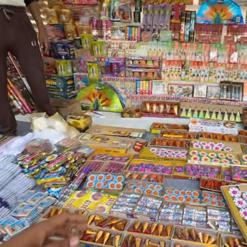 हाईकोर्ट का स्टे, पारकर कॉलेज में पटाखा दुकानें नहीं लगेंगी:मुरादाबाद में पांच जगहों पर दुकानें लगाने के ठेकों की नीलामी 31 अक्टूबर को