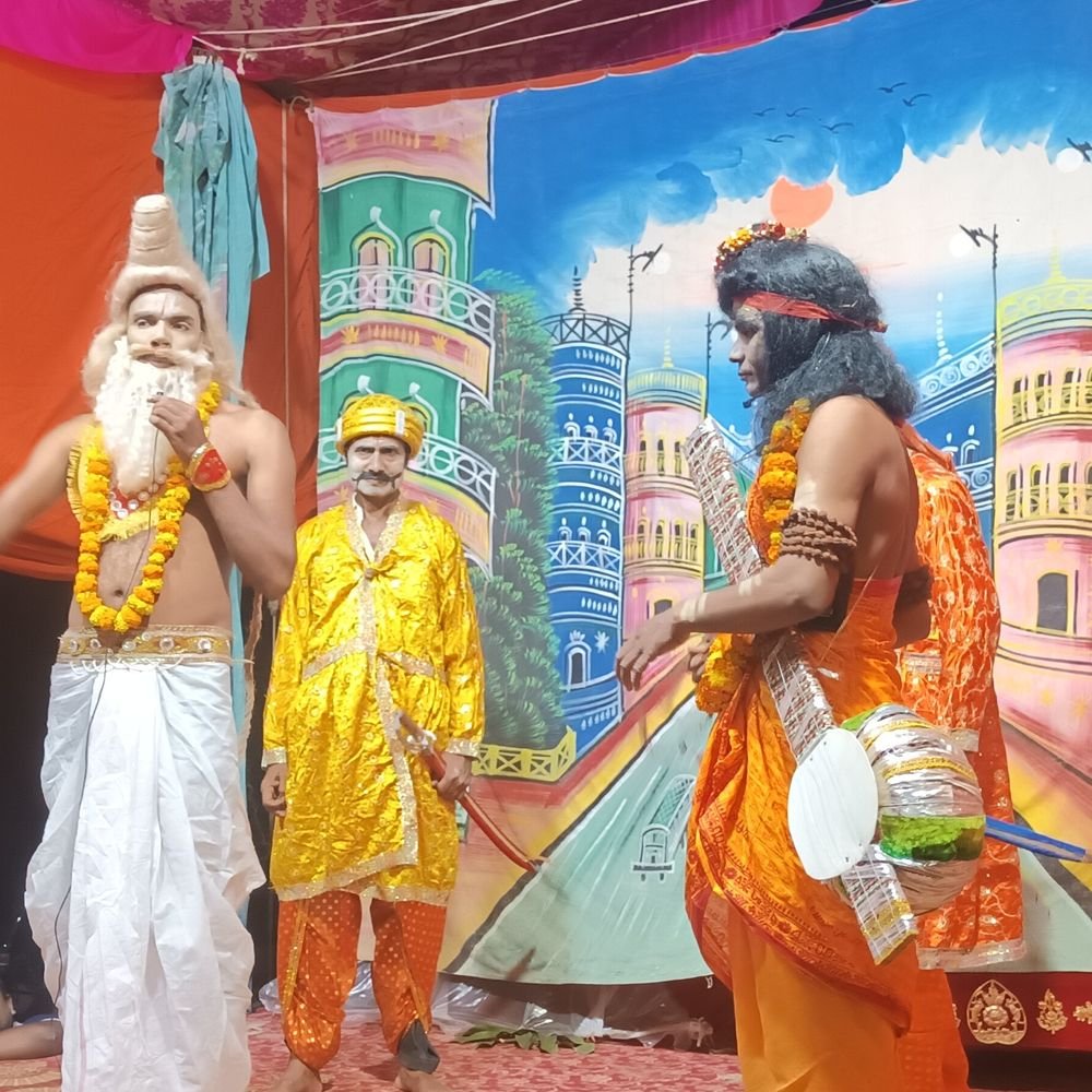 जफराबाद में नारद मोह लीला का मंचन:श्री दया नारायण लीला समिति ने दिखाया नारद मोह प्रसंग, देर रात तक चला मंचन