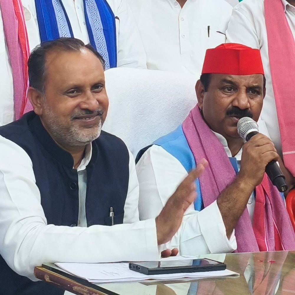 इलाहाबाद-झांसी MLC चुनाव में डॉ. मानसिंह यादव v/s मानसिंह यादव:सपा प्रत्याशी ने कहा- भाजपा ने उनके सामने बकरी चराने वाले को खड़ा किया