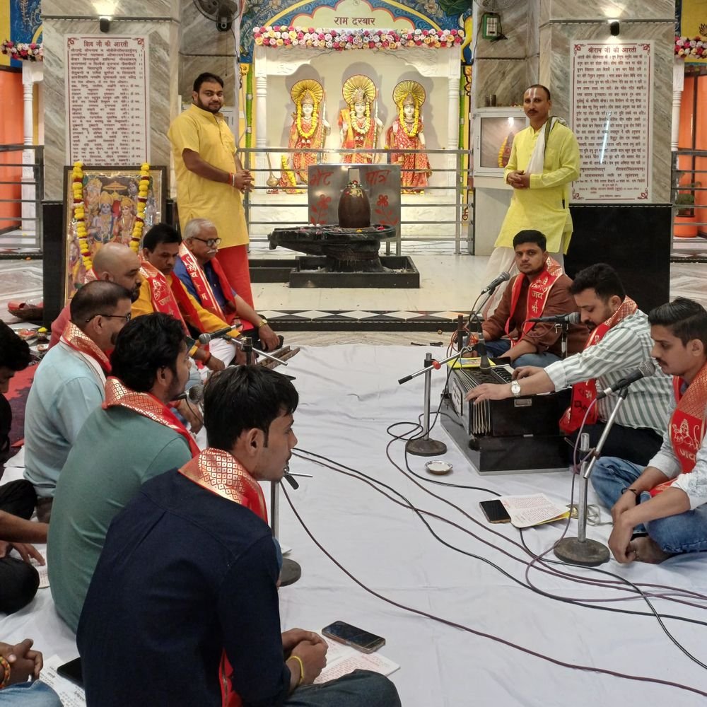 लखनऊ के टड़ियन हनुमान मंदिर का स्थापना दिवस:महारुद्राभिषेक संग महाआरती, '5 साल, 5 सेवा संकल्प' अभियान की शुरुआत