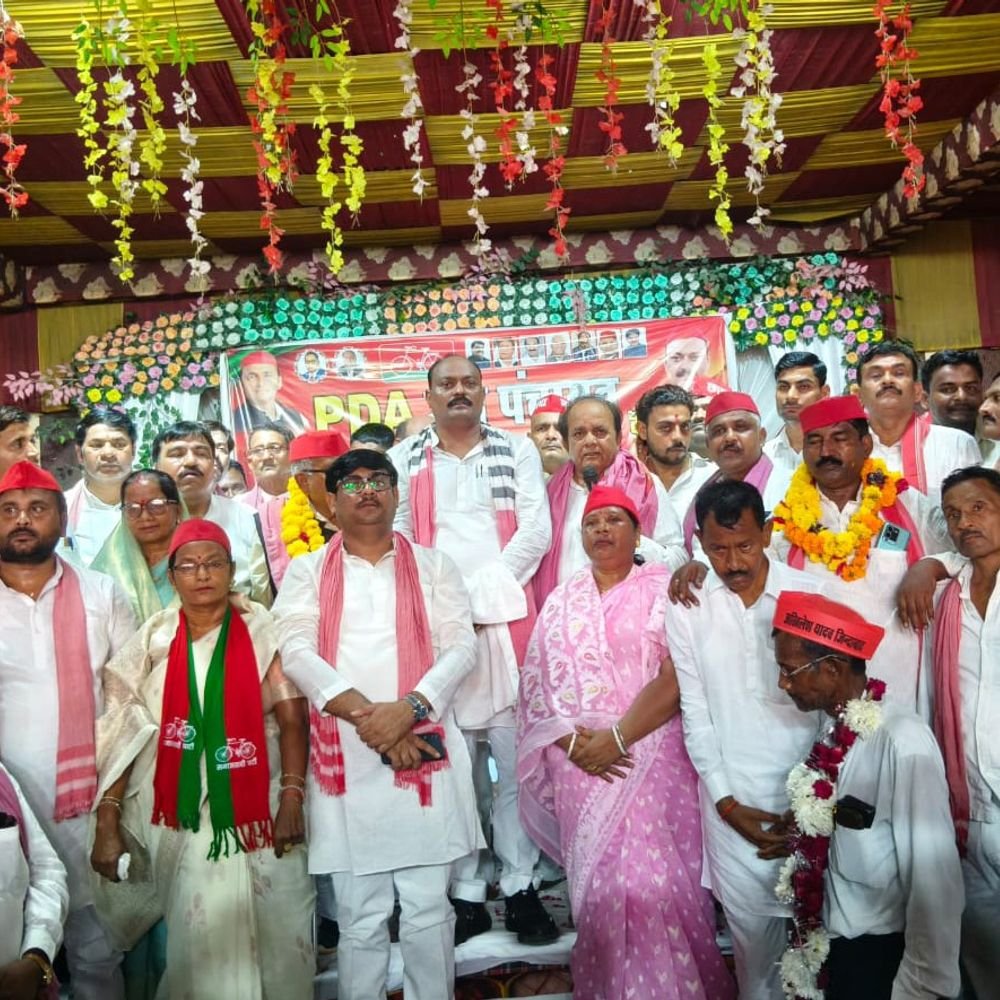 सांसद देवेश शाक्य ने 2027विधानसभा चुनाव के लिए भरा जोश:सपा की PDA जन पंचायत में कार्यकर्ताओं को एकजुट होने का आह्वान