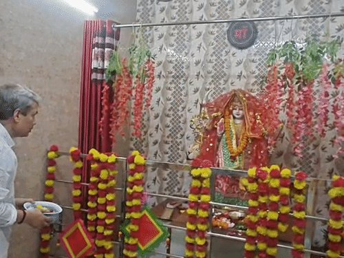 नवरात्र के दूसरे दिन मां ब्रह्मचारिणी की पूजा:शिव भोला मंदिर में उमड़े श्रद्धालु, परिवार की खुशहाली के लिए की प्रार्थना